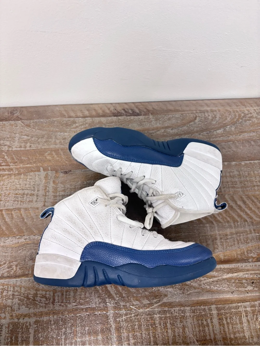 Jordan Retro 12 Grade School Sneaker in French Blue